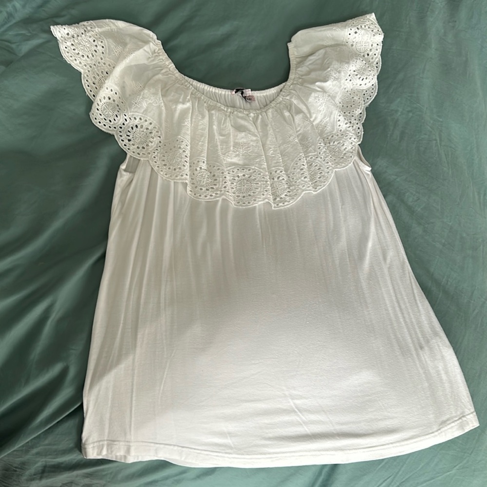 White ruffle tank size XL